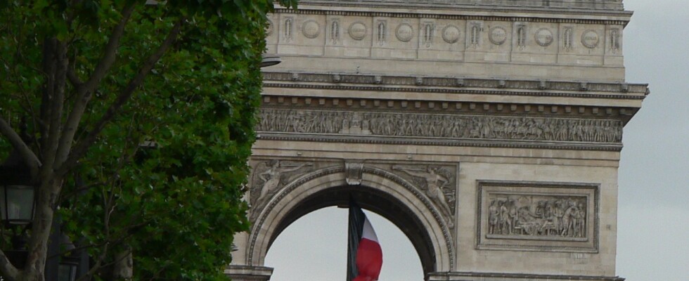 arc-triomphe-depuis-ch-elysees